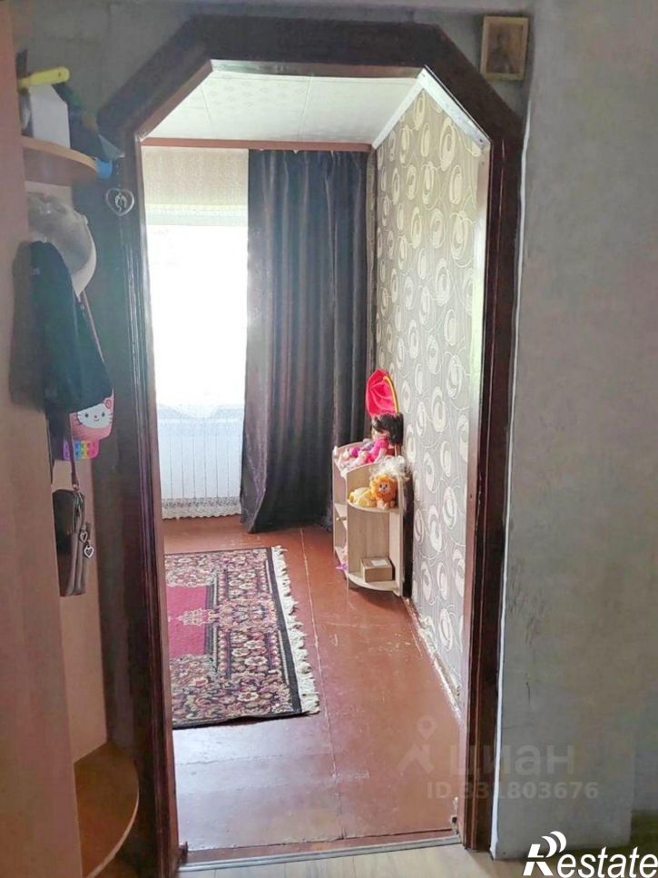 4-комн квартира ул Конституции, 1,  д. 1