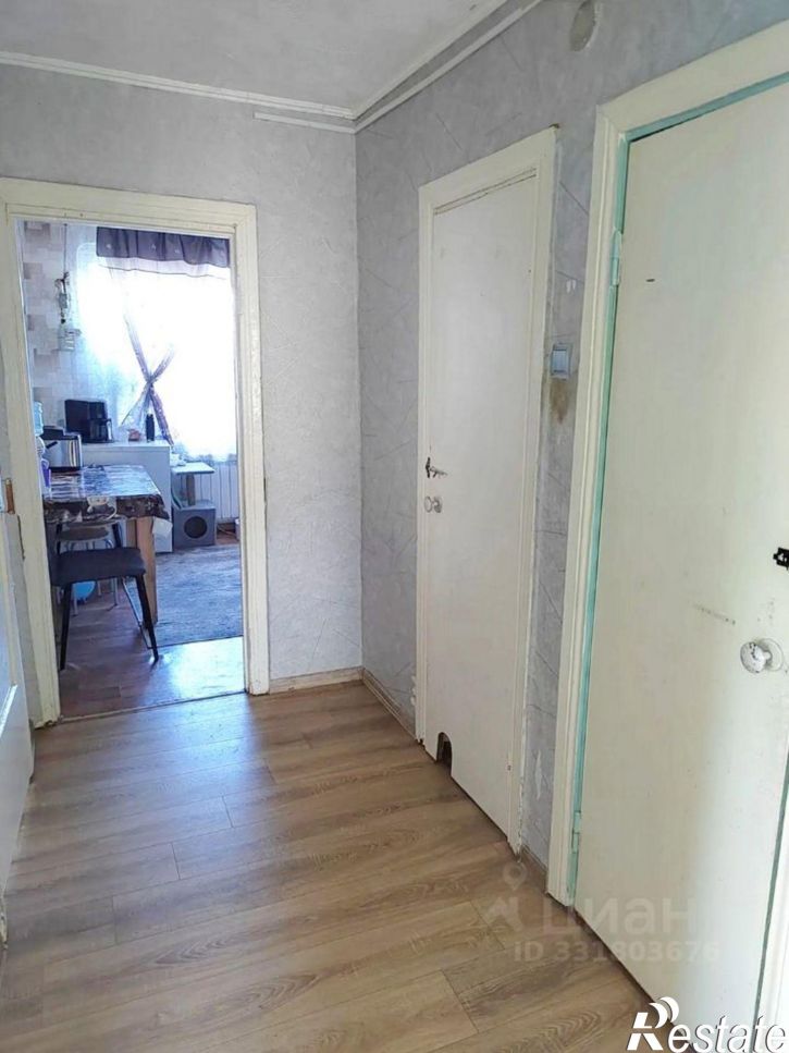 4-комн квартира ул Конституции, 1,  д. 1