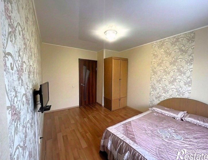 3-комн квартира Омский р-н, поселок Ростовка, д 10