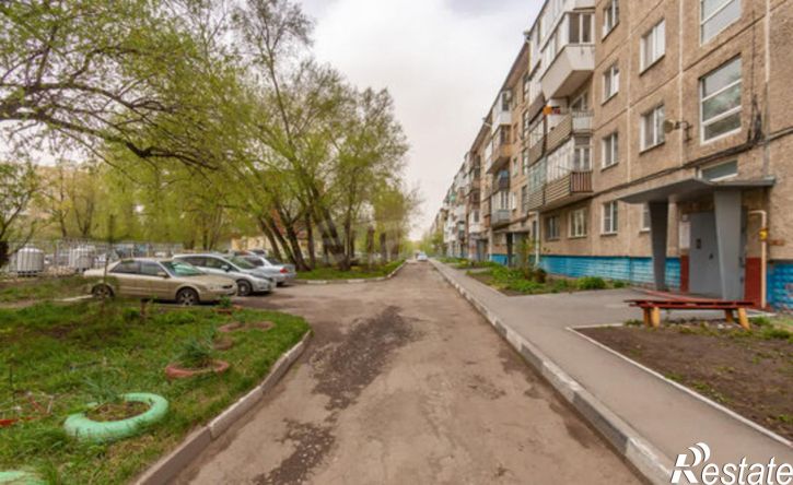 2-комн квартира Омск, микрорайон Заозёрный, улица Бархатовой, 3Б