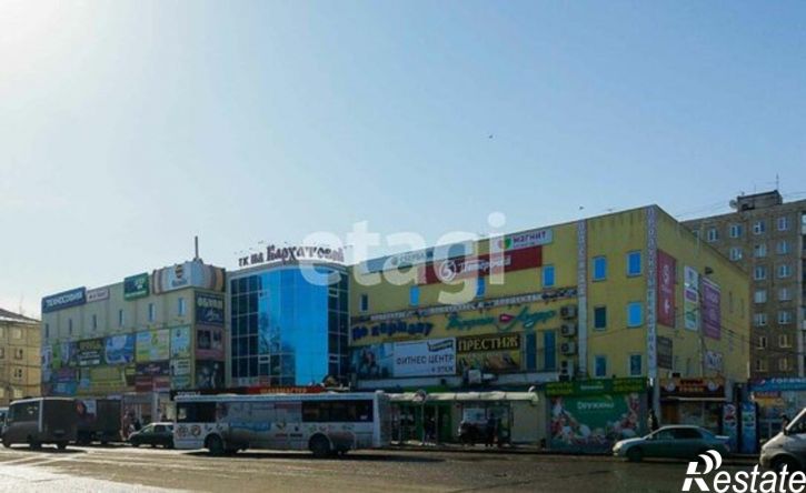 2-комн квартира Омск, микрорайон Заозёрный, улица Бархатовой, 3Б