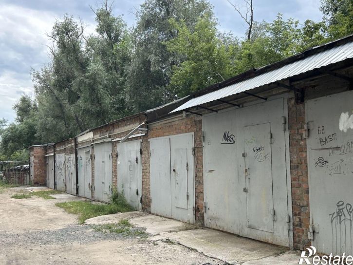 Гараж/парковка Омск, Иртышская набережная, 12