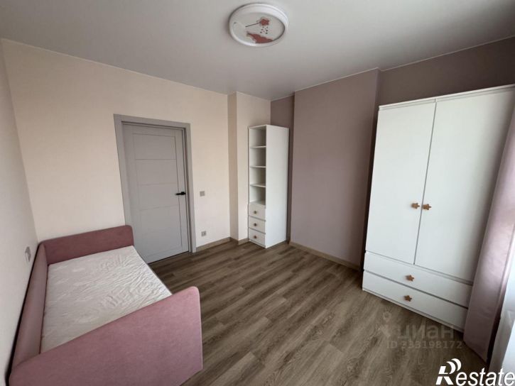 2-комн квартира Омск, улица Б.Г. Шаронова, 9