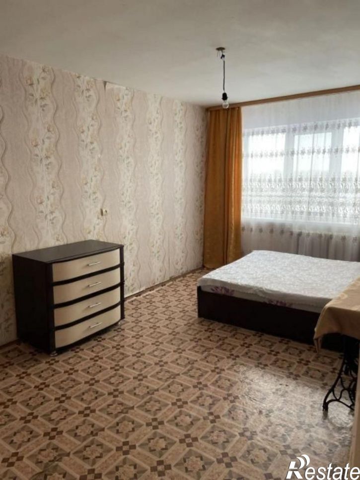 3-комн квартира ул Комарова, 1,  д. 1