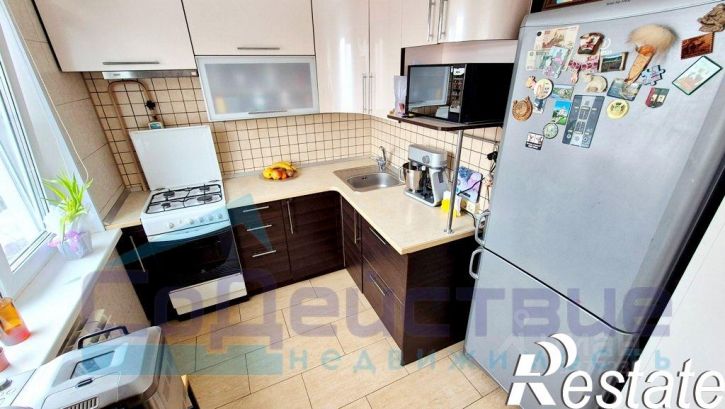 3-комн квартира улица Декабристов, 137,  д. 137