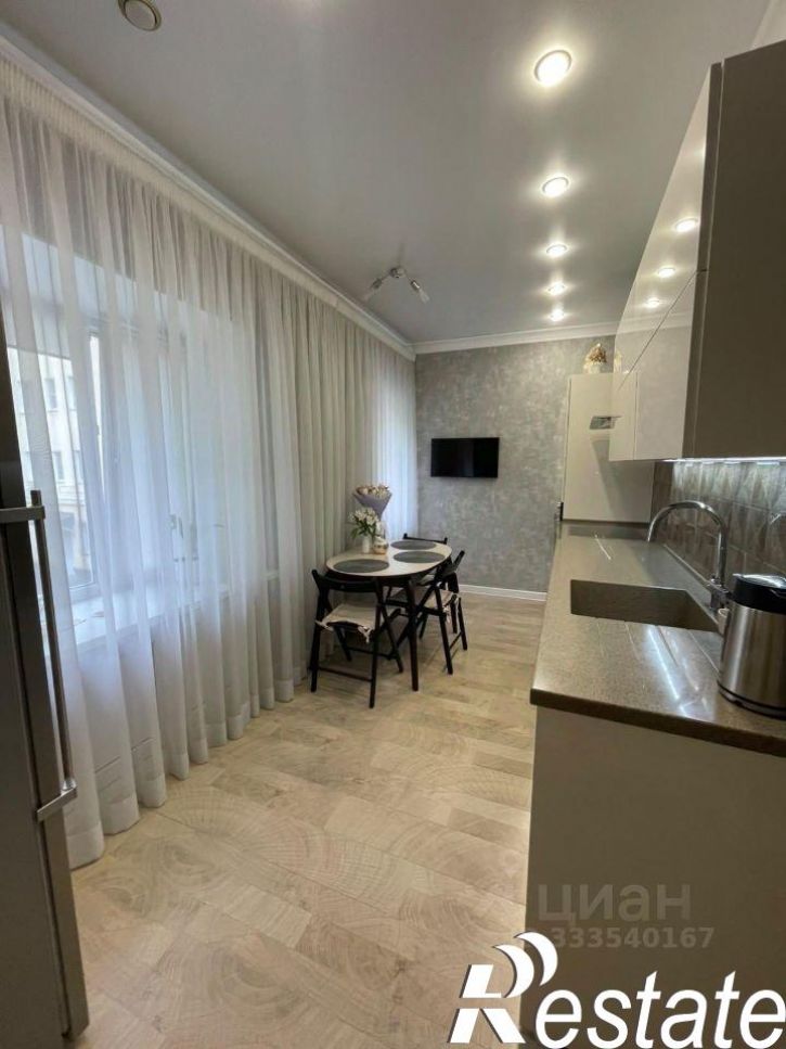 3-комн квартира улица Орджоникидзе, 12,  д. 12