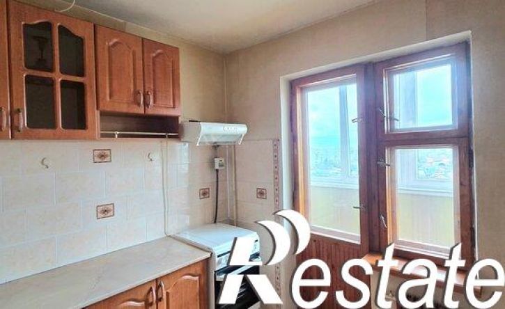 3-комн квартира улица Полторацкого, 64,  д. 64