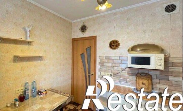 3-комн квартира улица Лукашевича, 10,  д. 10