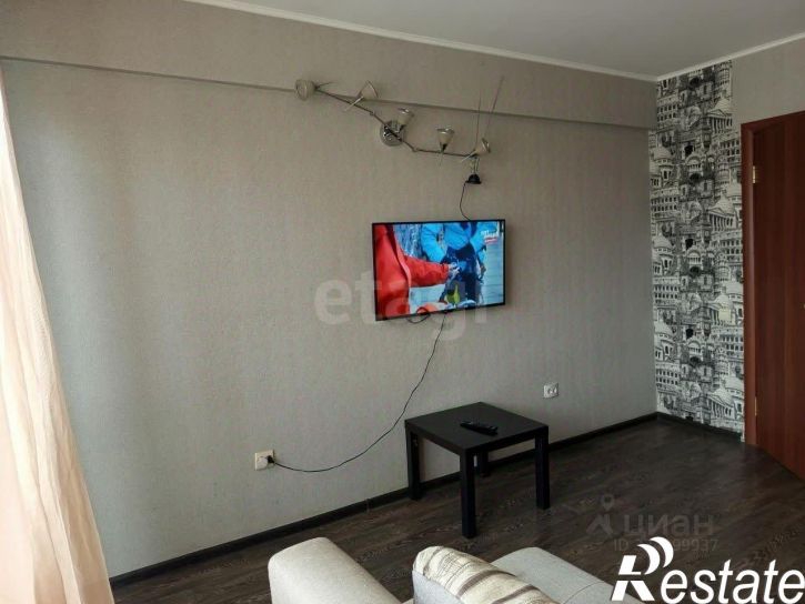 3-комн квартира улица Путилова, 7Б,  д. 7Б