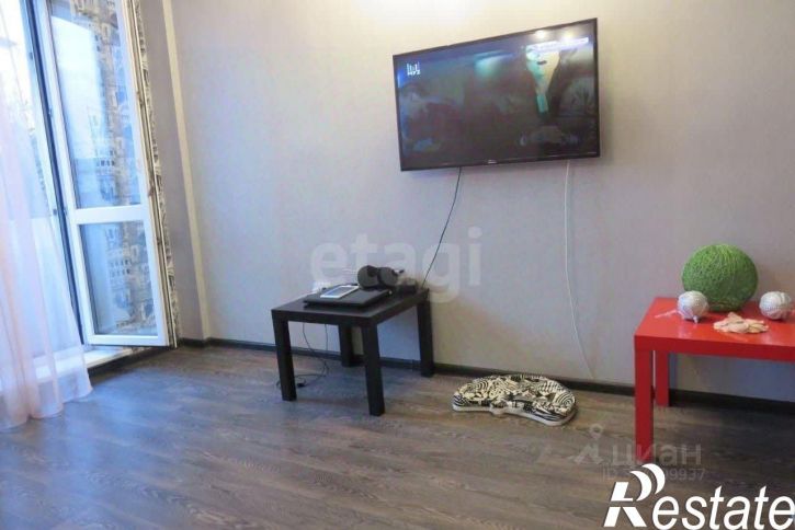 3-комн квартира улица Путилова, 7Б,  д. 7Б