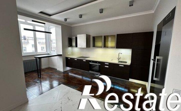 4-комн квартира улица Серова, 39,  д. 39