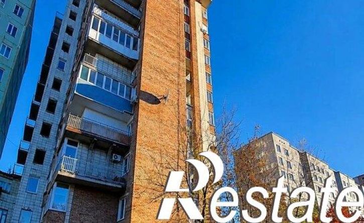 4-комн квартира Космический проспект, 111,  д. 111