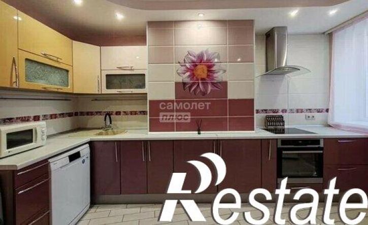 3-комн квартира проспект Комарова, 22 к1,  д. 22 к1