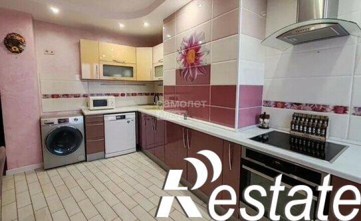 3-комн квартира проспект Комарова, 22 к1,  д. 22 к1