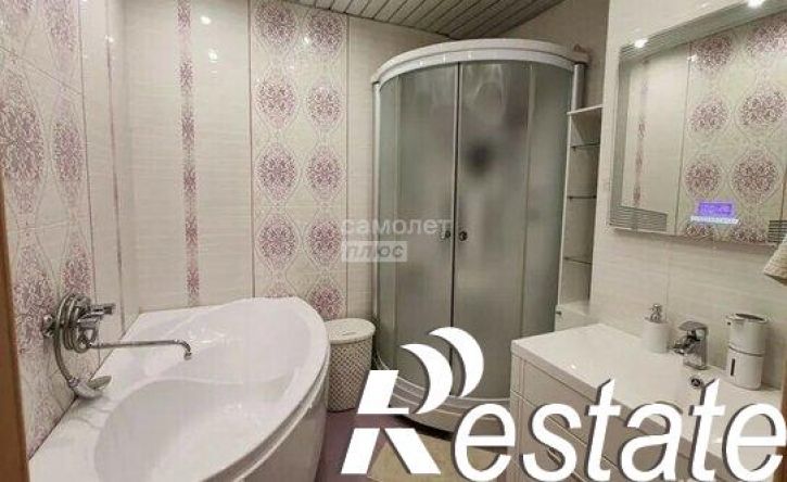 3-комн квартира проспект Комарова, 22 к1,  д. 22 к1